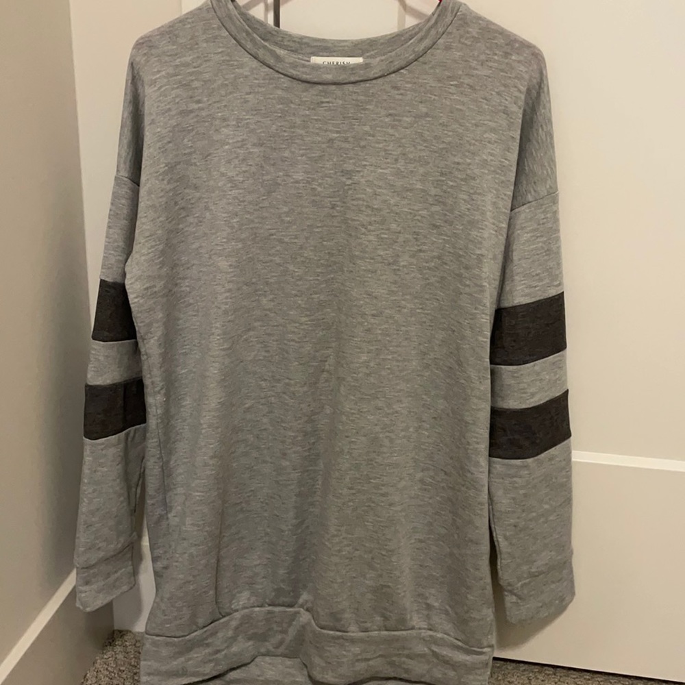 Oversized grey sweatshirt